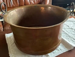 Tradera Stor antik koppargryta> Kopparföremål