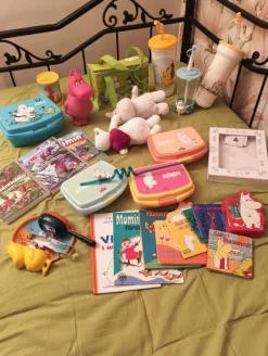 Tradera Övriga Samlarsaker<Stor Muminfamilj samling - böcker, filmer, leksaker & mer!