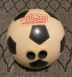 Tradera Storm Bowlingklot - Fotbollsmönster^ Bowling