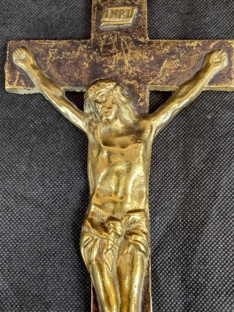 Tradera Stort Krucifix i mässing> Ikoner & Religiösa Föremål