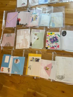 Tradera Kuvert & Brevpapper<Stort parti brevpapper och kuvert