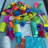 Tradera Stort Play Doh set med massor av formar och verktyg modellera lera deg> Pyssla & Måla