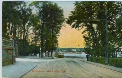 Tradera Nordiska Länder<STRANDVEJEN VED EMILIE KIRKE. SPÅRVAGN KV 9 OAV