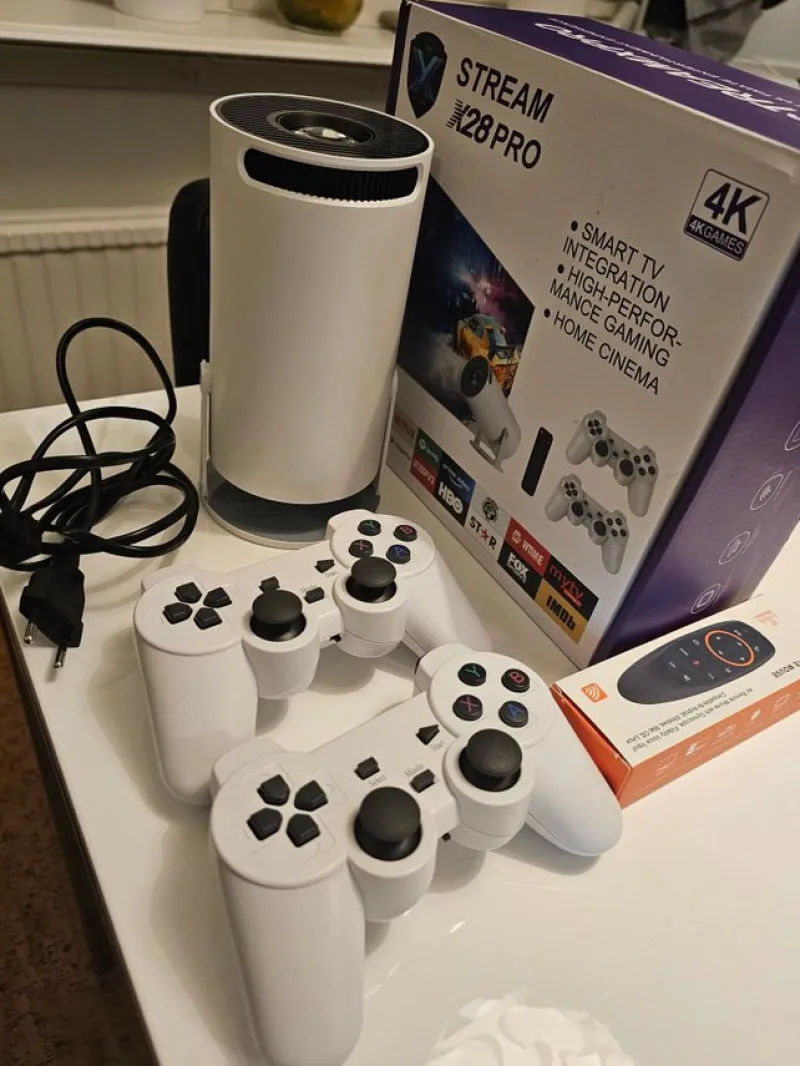 Tradera Stream X28 Pro Miniprojektor med Spelkontroller^ Projektorer
