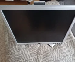Tradera 2stycken Dell 1707FP 17-tums LCD-skärm> Bildskärmar