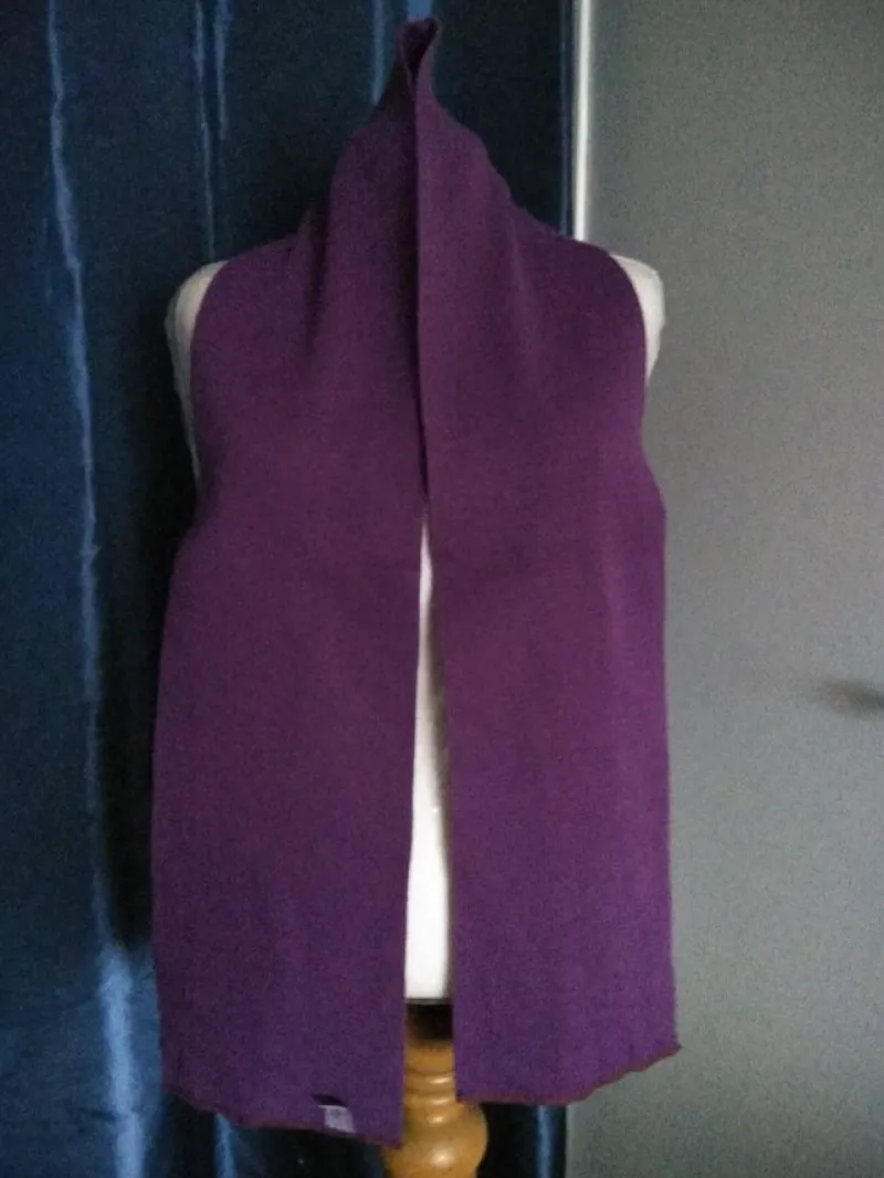 Tradera Stylc mörklila halsduk> Sjalar & Halsdukar