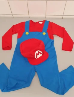 Tradera Super Mario dräkt stl.104, fraktfritt> Maskeradkläder