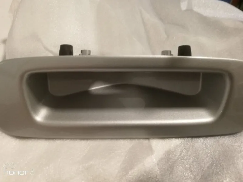 Tradera Suzuki Swift baklucka handtag nr 82850-63JA0-Z2S^ Bildelar & Reservdelar