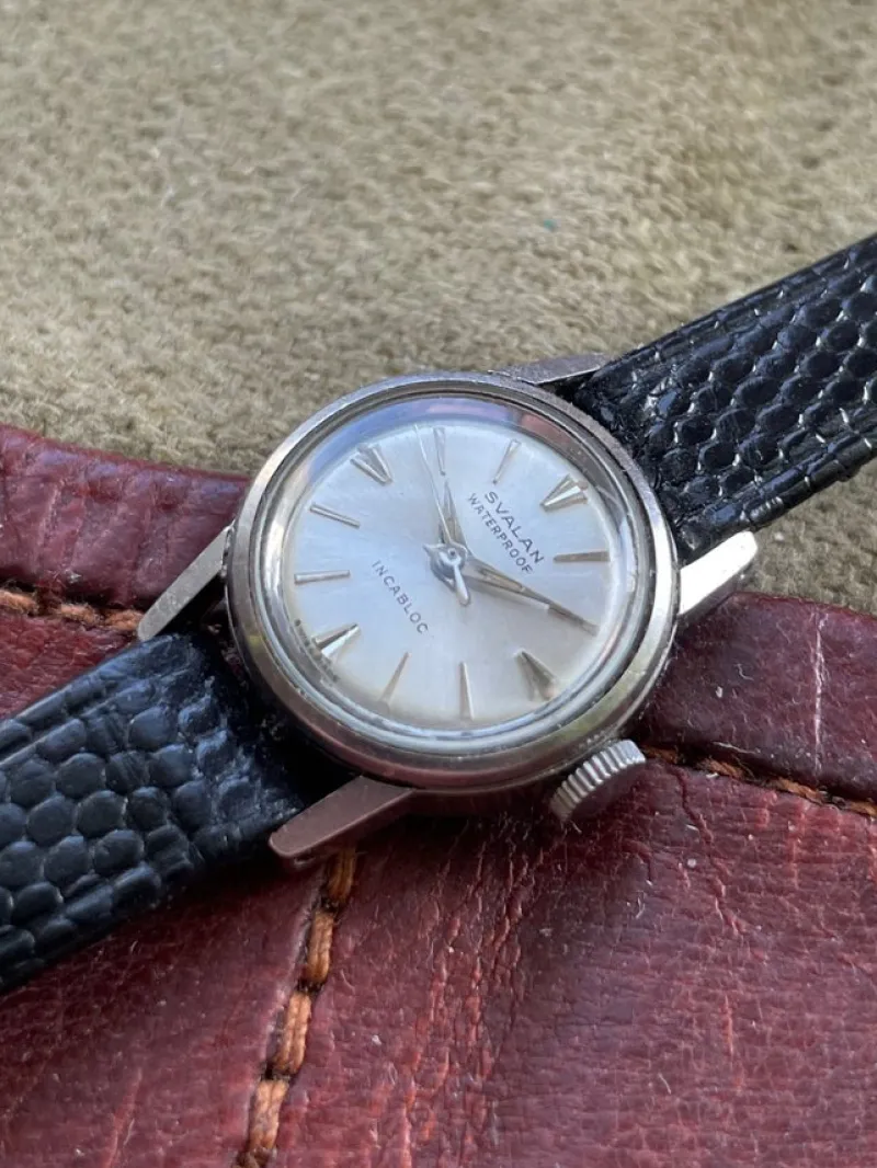 Tradera Svalan Damklocka 60-tal Vintage> Armbandsur