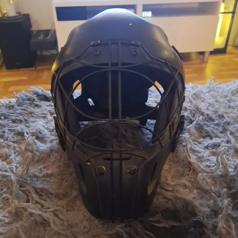 Tradera Innebandy<Svart Unihoc mask