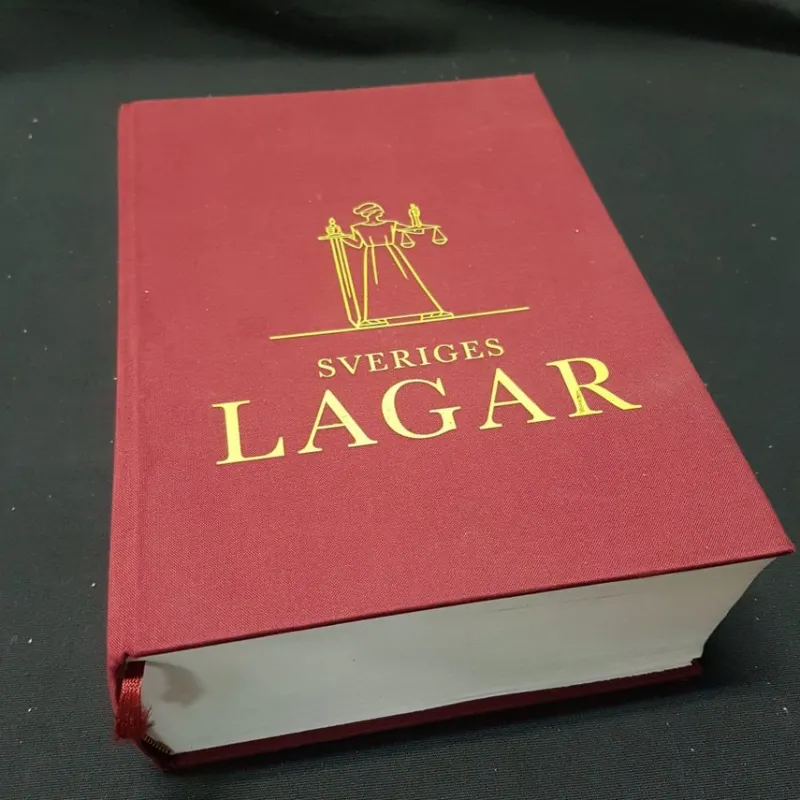 Tradera SVERIGES LAGAR 1999 Bok + Komplement> Juridik & Kriminologi