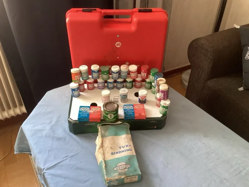 Tradera Längdåkning<SWIX SKIDVALLA MED BOX ETT PARTI ! SE BILD !