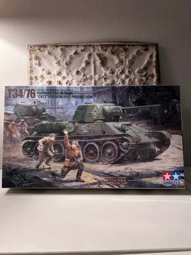 Tradera Tamiya 1/35 T34/76 '43 Produktionsmodell - Oöppnad Plastmodell^ Plastbyggsatser