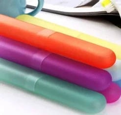 Tradera Tandborstfodral 1st tålig lufthål hindrar bakteriell tillväxt blå eller gul info^ Resetillbehör