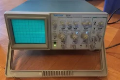 Tradera Tektronix 2225 100 MHz Oscilloscope^ Elektronikinstrument