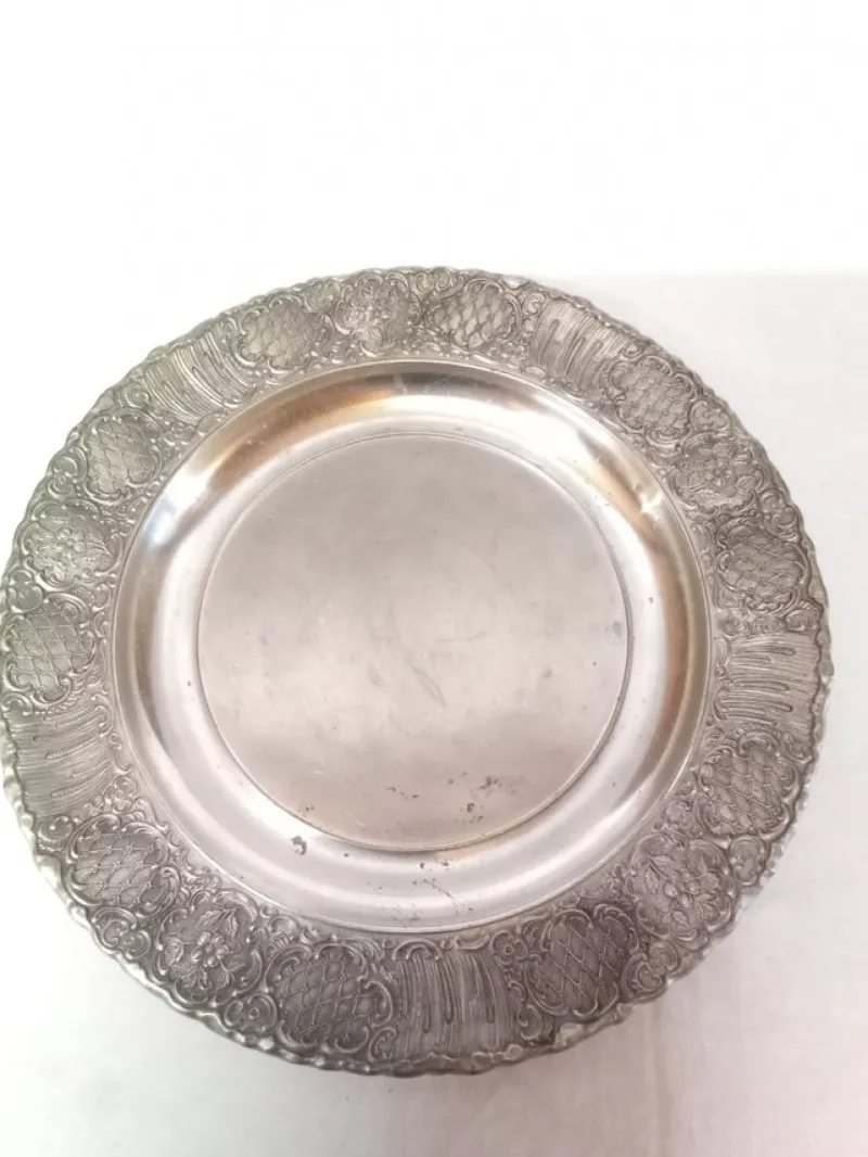 Tradera Tennfat med stämpel och dekor vintage> Tenn & Mässing