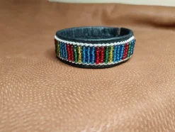 Tradera Tentråds Armband- Sameflagans färger gjort med pärlor - 18 cm- 2 cm bred> Hemslöjd