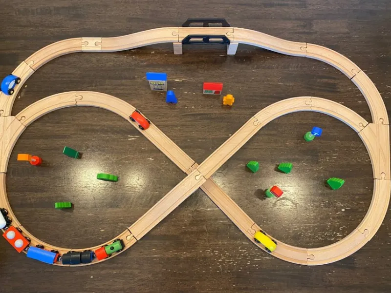 Tradera Tåg set> Brio & Träleksaker