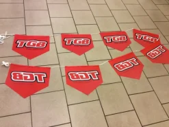 Tradera TGB vimplar på ett snöre^ Atvs