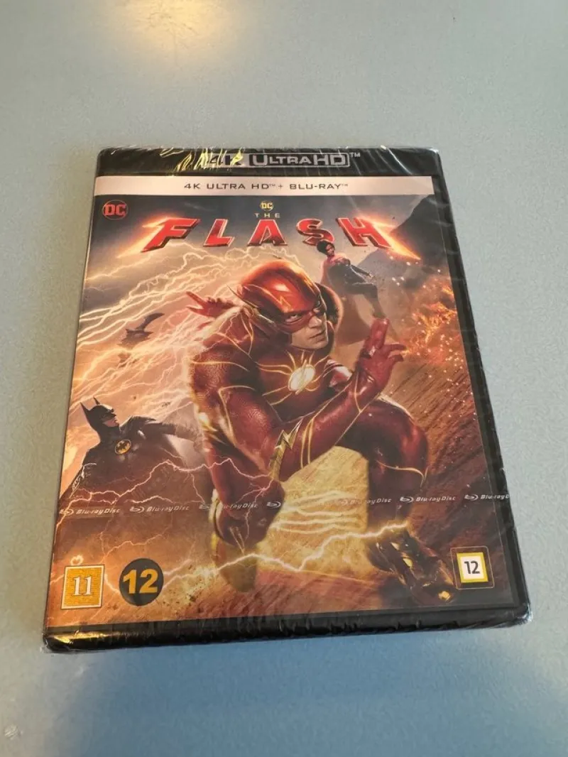 Tradera The Flash (4K Ultra HD + Blu-ray)Ny Inplastad-Ezra Miller och Ben Affleck.> 4k Ultra Hd