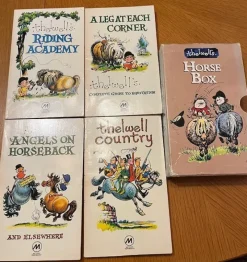 Tradera Thelwells Hästbox: En samling av fyra böcker, Vintage, english> Serieoriginal