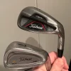 Tradera Golf<Titleist AP1 712 8:a och en Titleist 981 järn 7