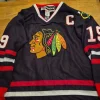 Tradera Hockey & Skridskor<Toews #19 Chicago Blackhawks NHL Jersey - Reebok