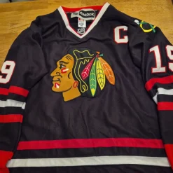 Tradera Hockey & Skridskor<Toews #19 Chicago Blackhawks NHL Jersey - Reebok