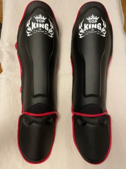 Tradera Kampsport<Top King Shin Guards - Storlek L - Svart/Röd