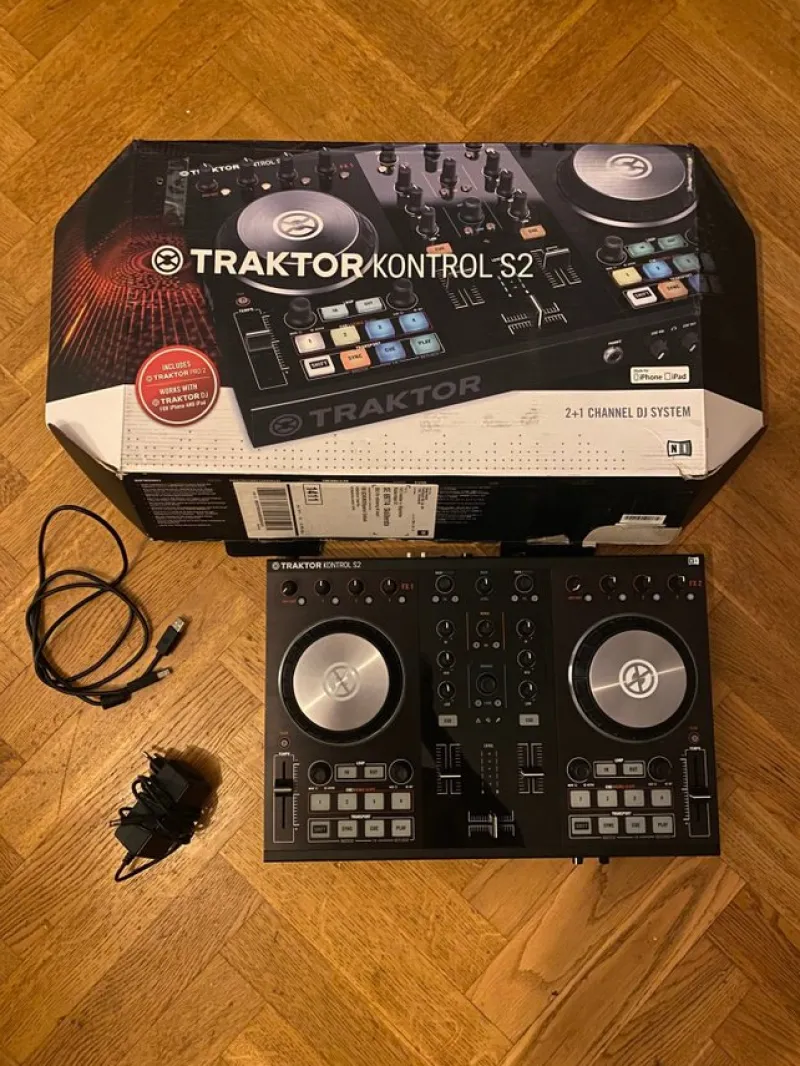 Tradera Traktor Kontrol S2 MK2 DJ-Kontroller^ Dj-utrustning