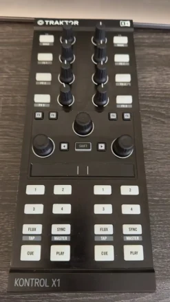 Tradera Traktor Kontrol X1^ Dj-utrustning