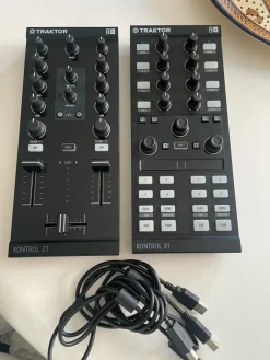 Tradera Traktor Kontrol Z1 & X1 (2x Cases included)^ Dj-utrustning
