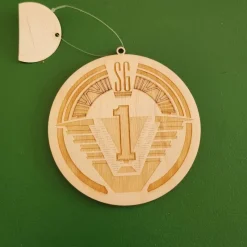 Tradera Trähänge med Stargate SG1^ Övrigt Hem & Hushåll