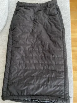 Tradera Häst & Ridsport<True North svart termokjol, strl xs