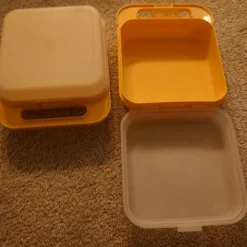 Tradera Tupperware burk box två st matlådor> Pyssla & Måla