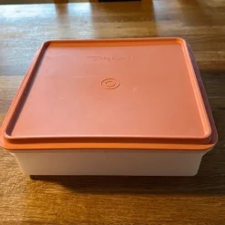 Tradera Tupperware Förvaringslåda halvan^ Tupperware