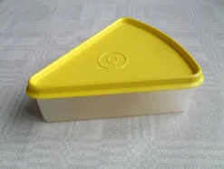 Tradera Tupperware trekantig burk sandwich^ Tupperware