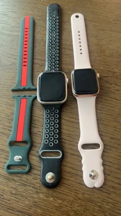 Tradera Smartwatches<Två Apple Watch med extra armband