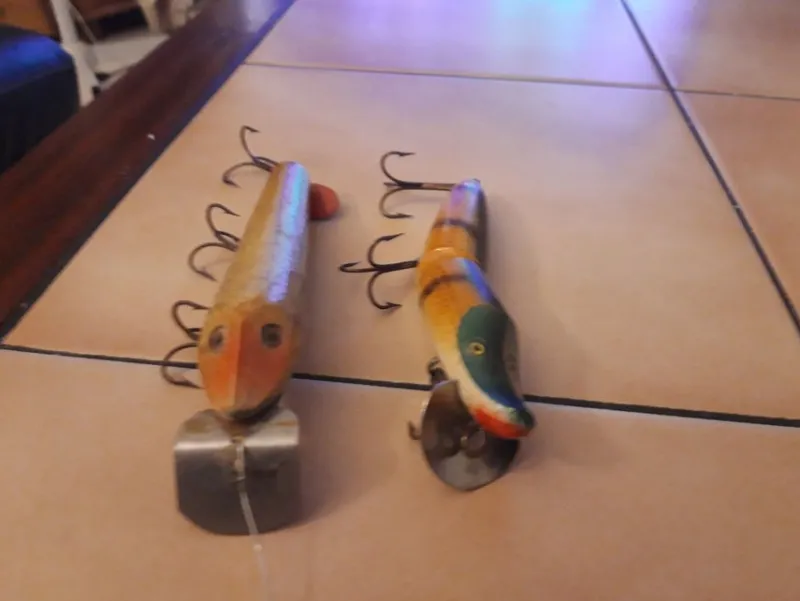 Tradera Fiske<Två gammla träwobbler