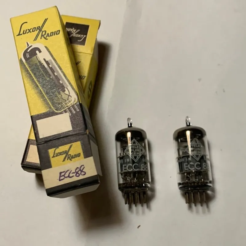 Tradera Två nya Telefunken ECC88^ Elektronikkomponenter