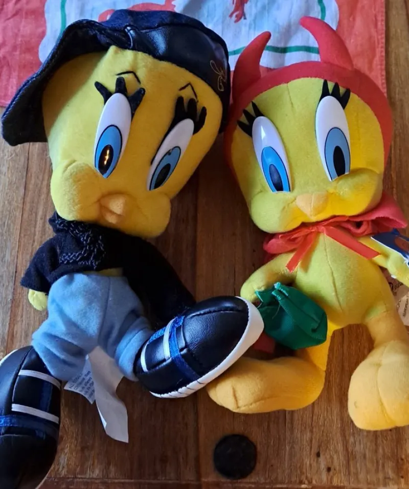 Tradera Två stycken Tweety Bird gosedjur> Gosedjur