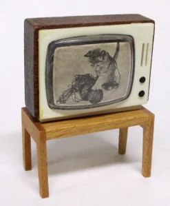 Tradera Tv till dockskåp, Lundby från 1960-talet> Dockskåp & Dockor