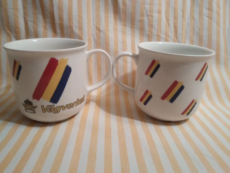 Tradera Två Vägverket muggar Rörstrand Diamant^ Bensinia