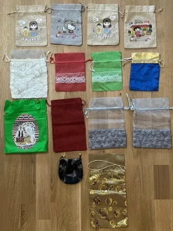 Tradera Smyckestillbehör<Tygpåse smycke 13/st