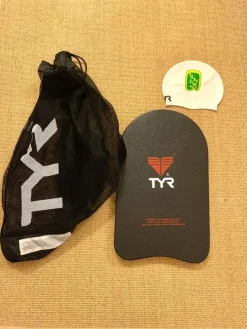 Tradera Simning<TYR sim platta - Simutrustning - Kickboard Simmössa & Nätväska Nyskick simning