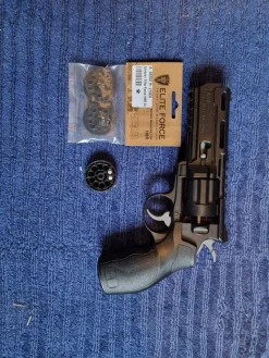 Tradera Äventyrssporter<Umarex Elite Force H8R Airsoft Revolver