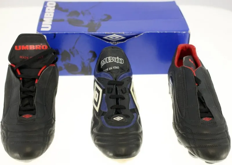 Tradera Innebandy<Umbro 3 ex display right foot football boots - NEW - SUITABLE FOR AN ART PROJECT