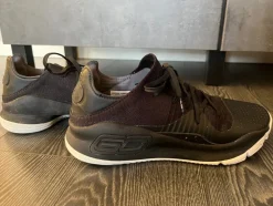 Tradera Basket<Under Armour Curry 4 - Svarta - Storlek 42