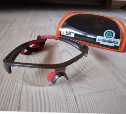 Tradera Innebandy<Unihoc Junior Innebandyglasögon med fodral