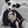 Tradera Nalle- & Teddybjörnar<Unik handgjord Pandabjörn konstnärsbjörn av Anita H. Teddy treasures 30cm